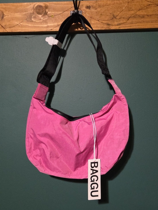 BAGGU Handbags - BAGGU Medium Nylon Crescent - Azalea Pink NWT